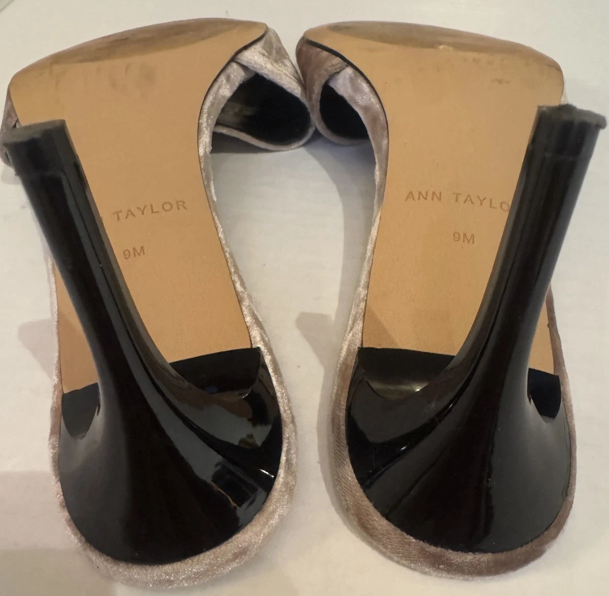 Ann Taylor Women’s Velvet Mule Sandals 3” Stilettos Bronze Size 9, Spring Sexy