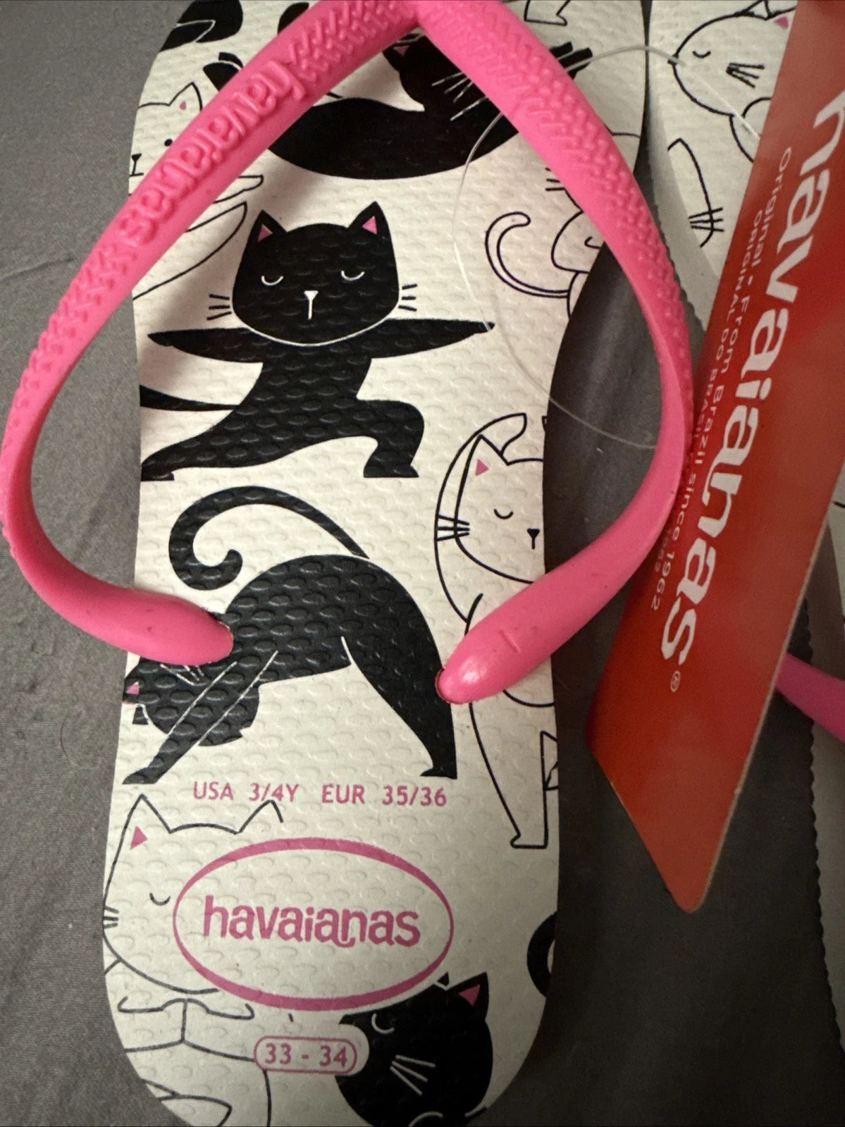 Havaianas Womens Size 3/4Y Yoga Cats  Design Flip Flops - Sandal Meow NWT