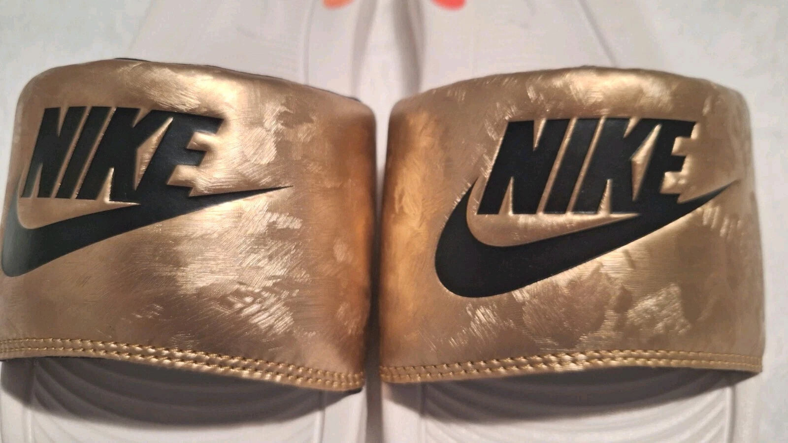 NIKE Logo Victory One Women's Slides Soft Comfort Sandals Metalic Gold Size 8