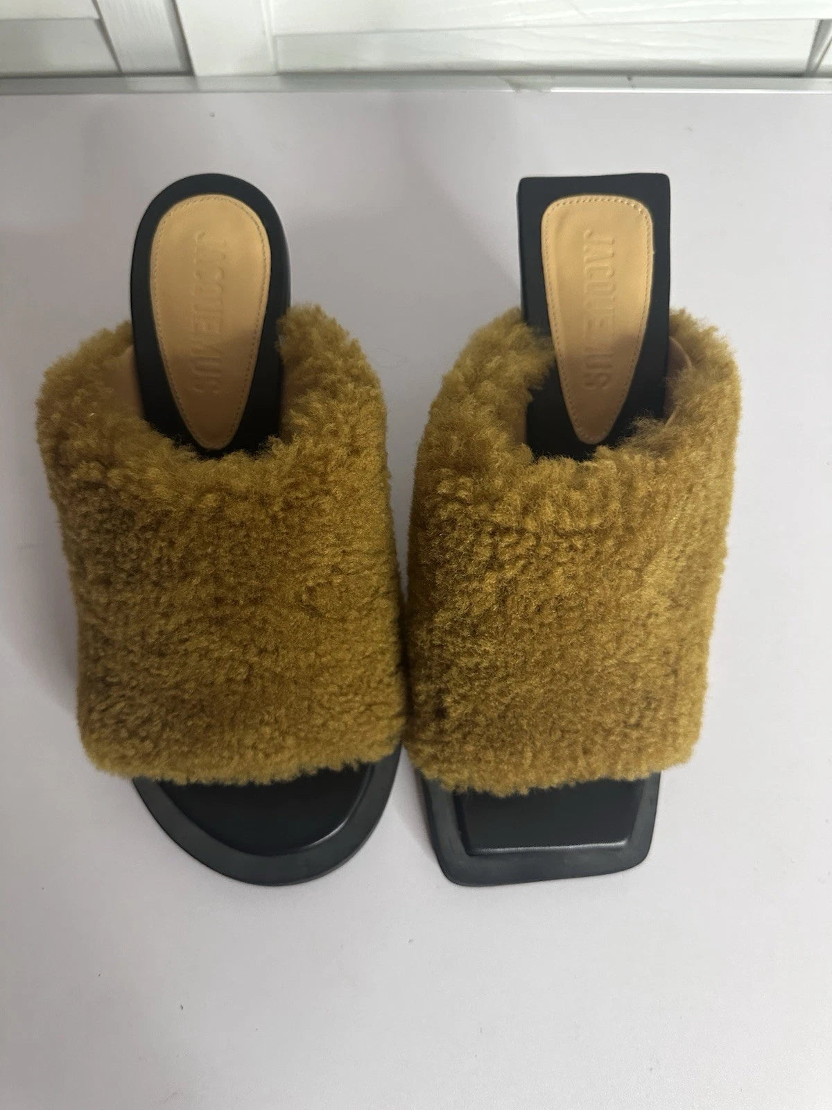 Jacquemus Les Mules Carre Rond Khaki Lambswool Shearling Heel Sandal Designer 39
