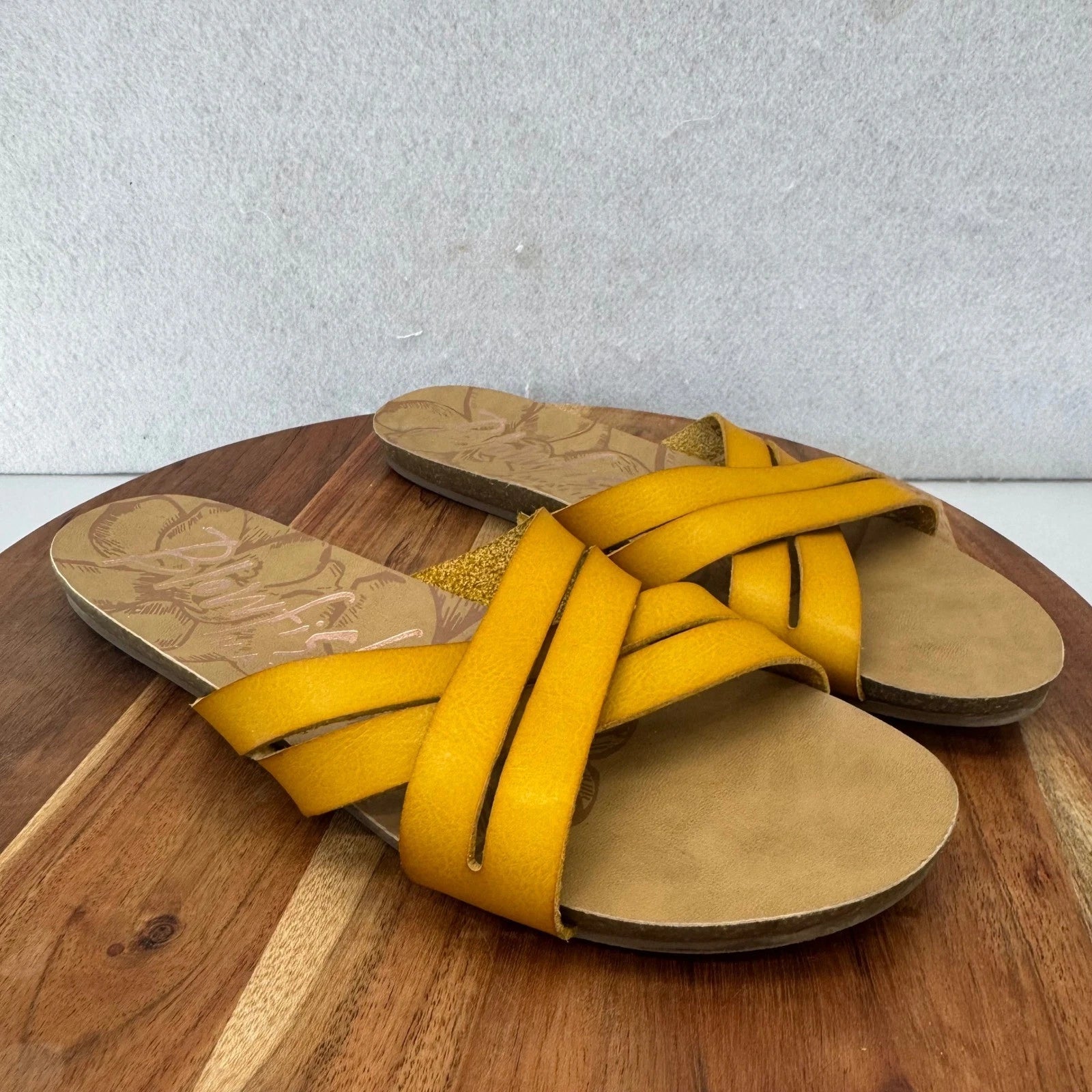 Blowfish Malibu Yellow Criss Cross Sandals Slides Comfort Casual Size 10