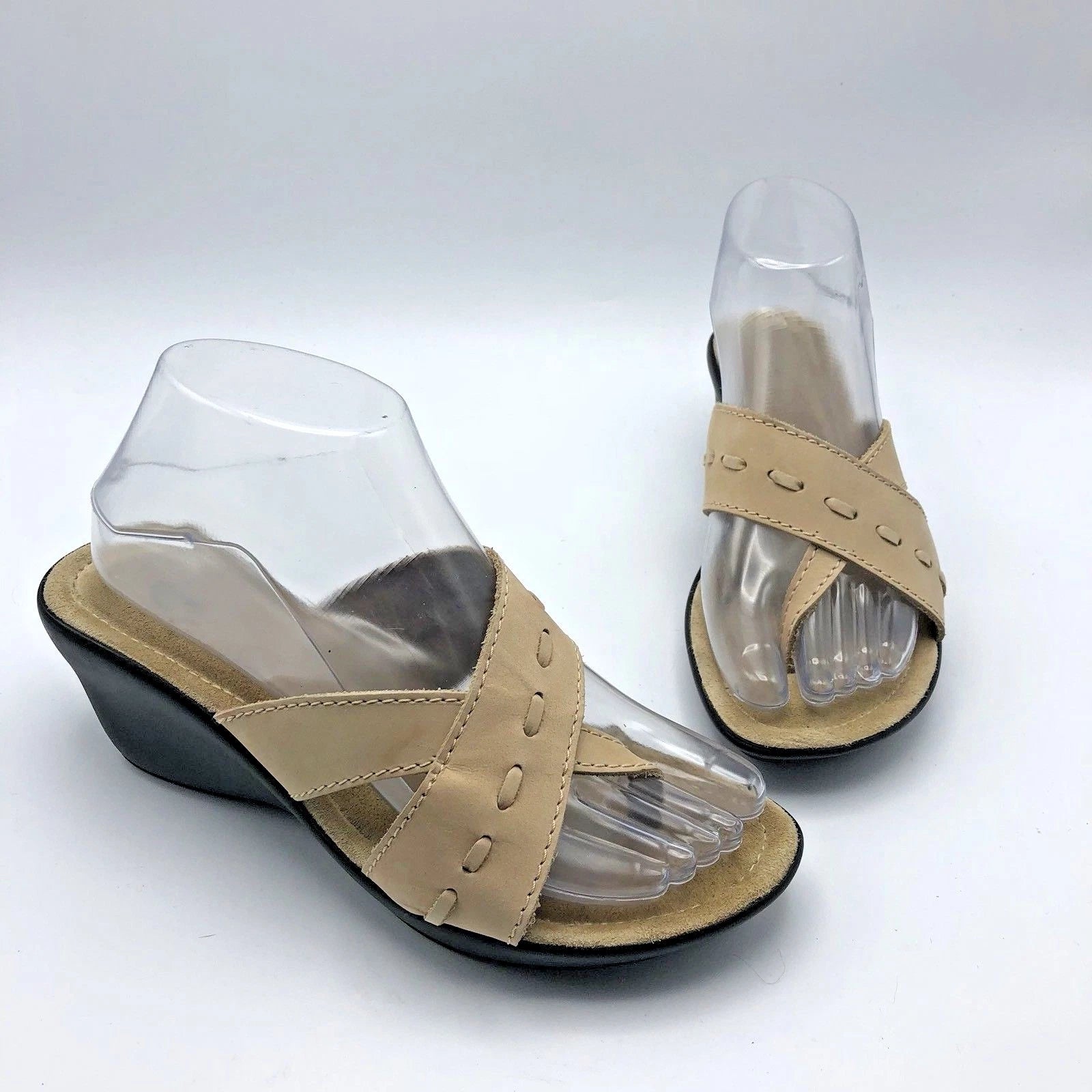 Jessica Style and Comfort Women Beige Suede Slide Sandal Shoe Size 8B Pre Owned