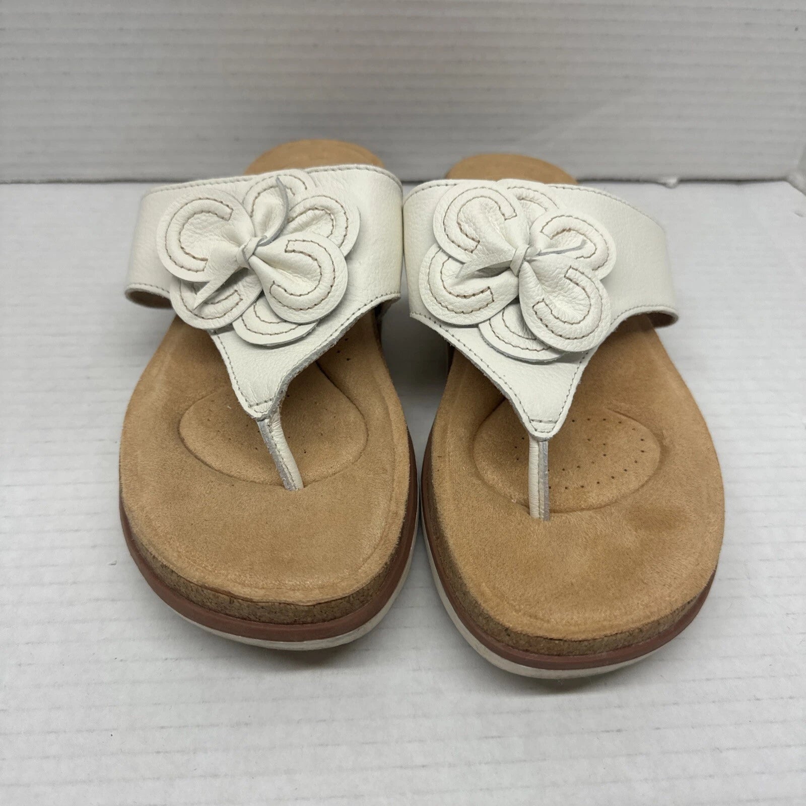 Clarks Women Flip Flop Thong Sandals Sz 8 Brynn Style White Leather