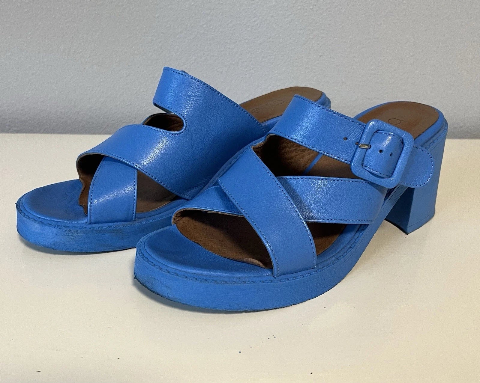 Bueno Leather Heeled Slide Sandals Milan style color blue EU40 US9.5 est 70s mod