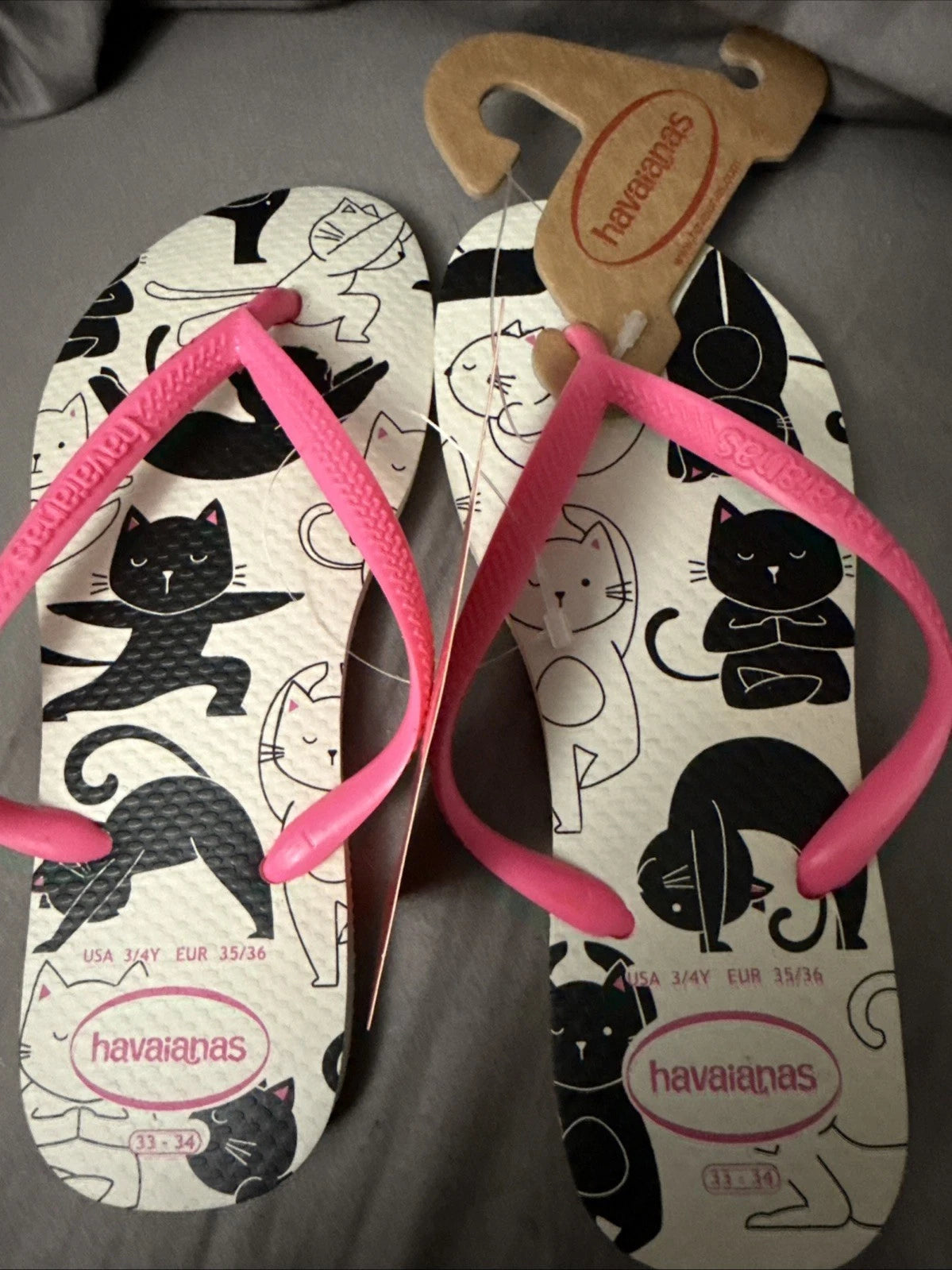 Havaianas Womens Size 3/4Y Yoga Cats  Design Flip Flops - Sandal Meow NWT