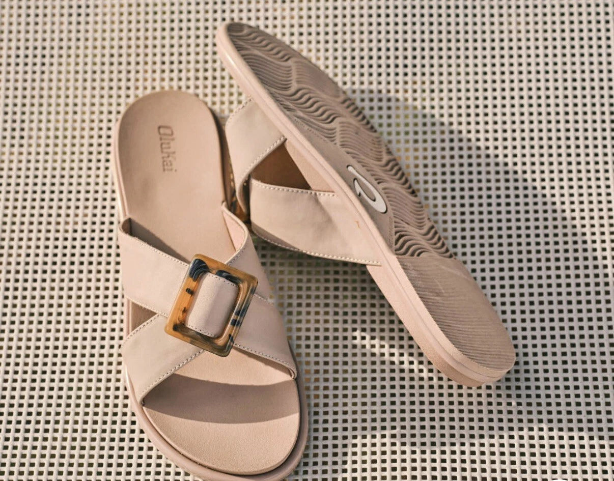 Olukai La’i Taupe Criss Cross Tortiose Shell Buckle Comfort Slide Sandals Size 6