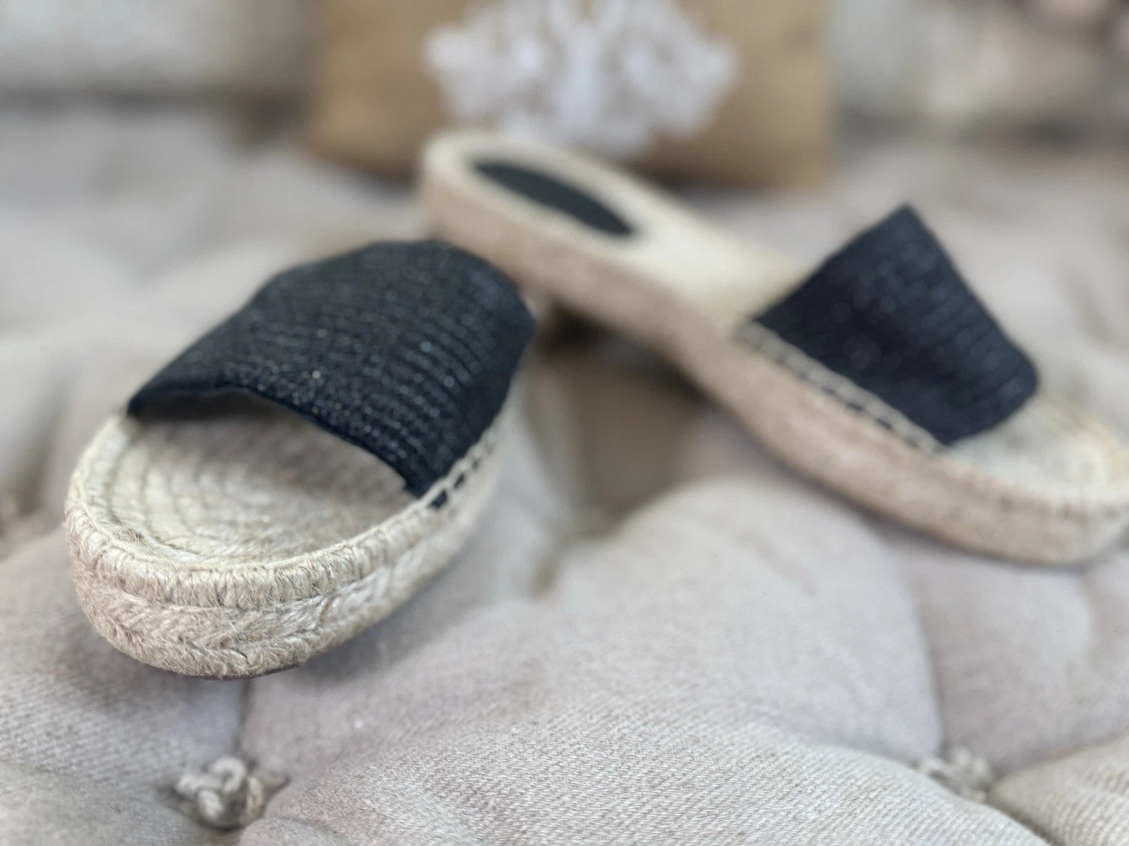 EUC J Crew Black Raffia Slip On Espadrille Flat Sandal Slide Band Style Size 10