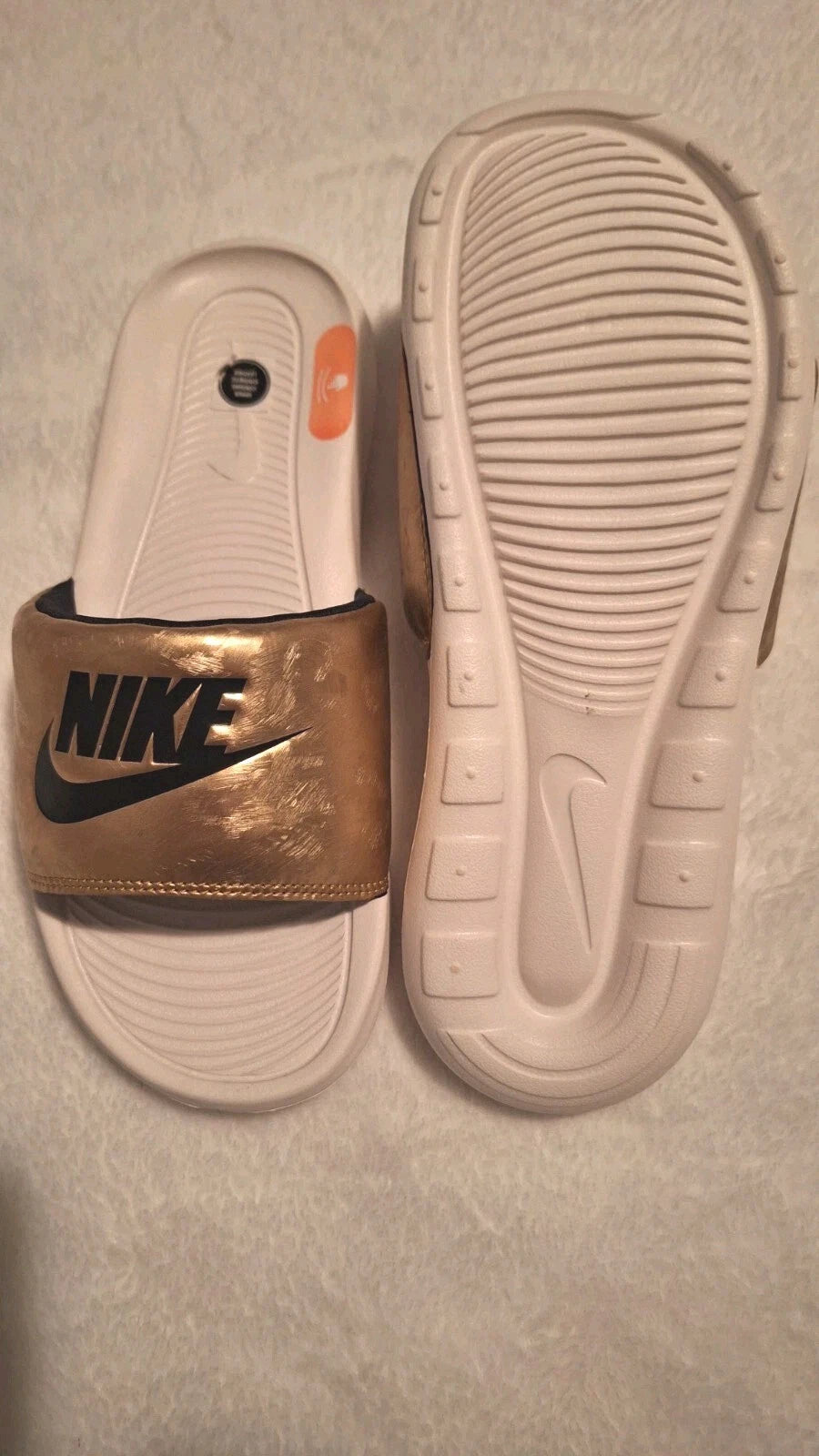 NIKE Logo Victory One Women's Slides Soft Comfort Sandals Metalic Gold Size 8