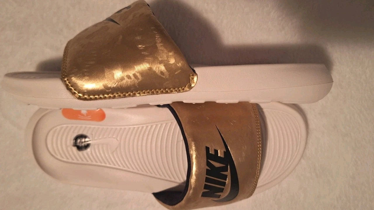 NIKE Logo Victory One Women's Slides Soft Comfort Sandals Metalic Gold Size 8