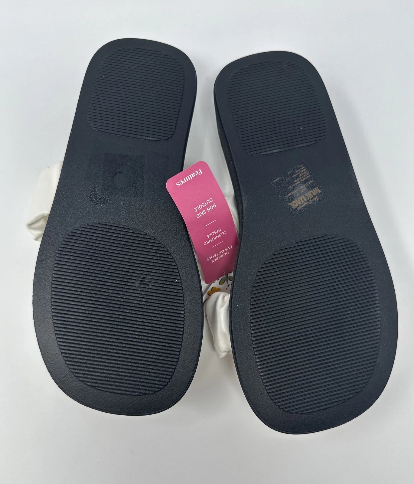 MUK LUKS Women's Club South Beach Sandals -White/Black Size 7