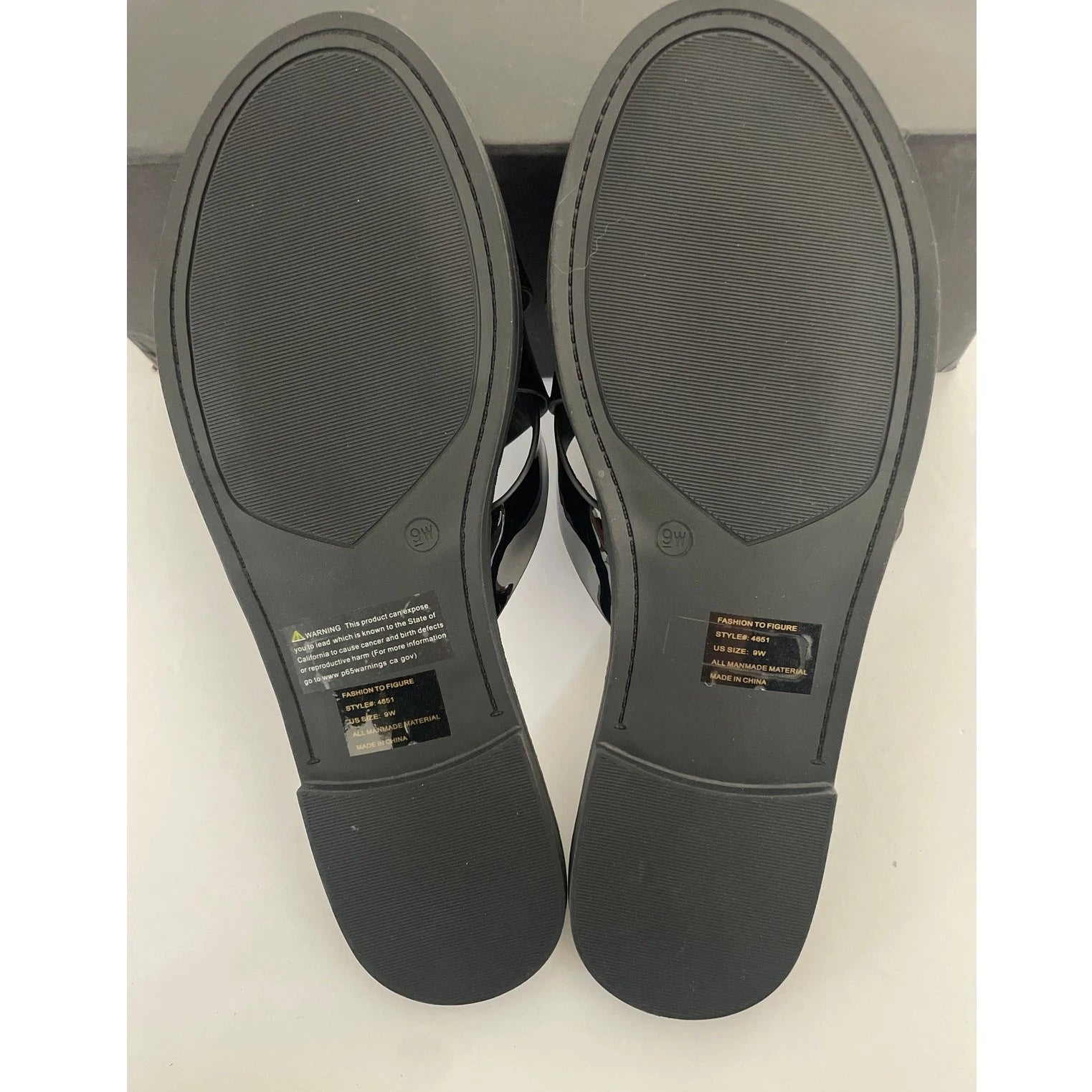 Fashion To Figure Women's Tiana Flat Sandal - 9 Wide Width New