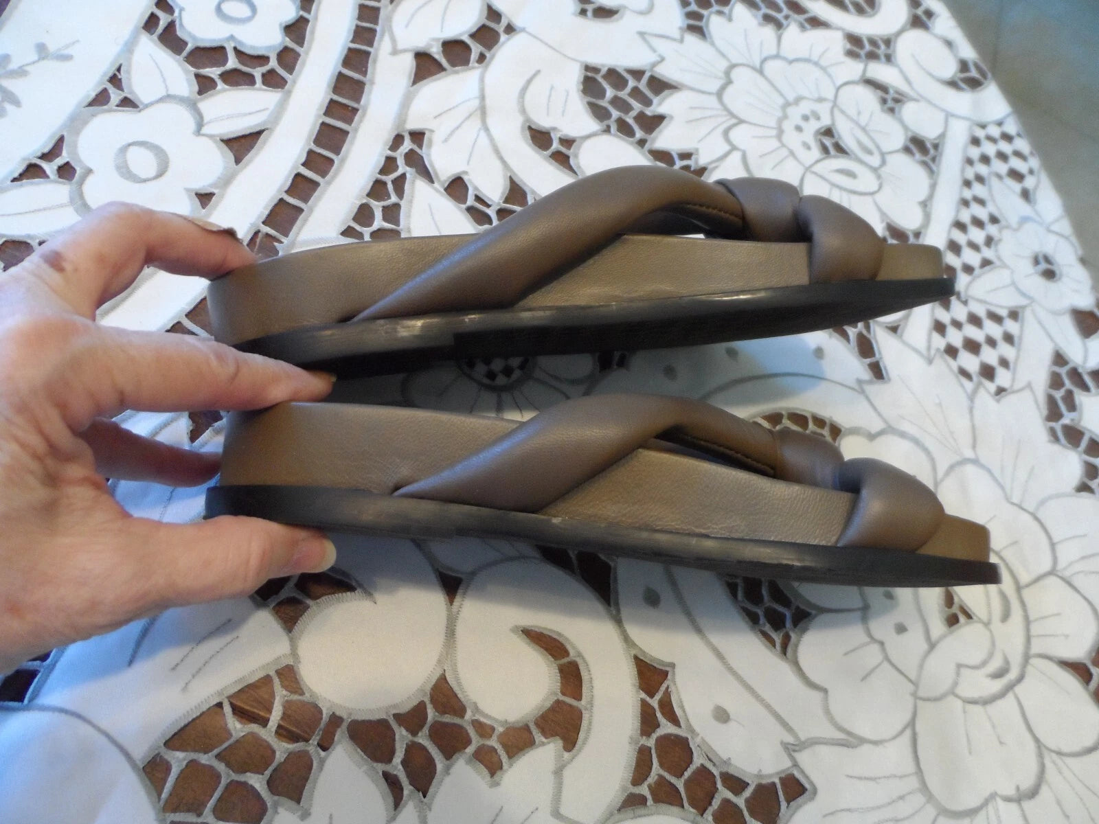 Lafayette 148 New York Brown lamb Leather Quilted Knotted Slide Sandals Size 7M