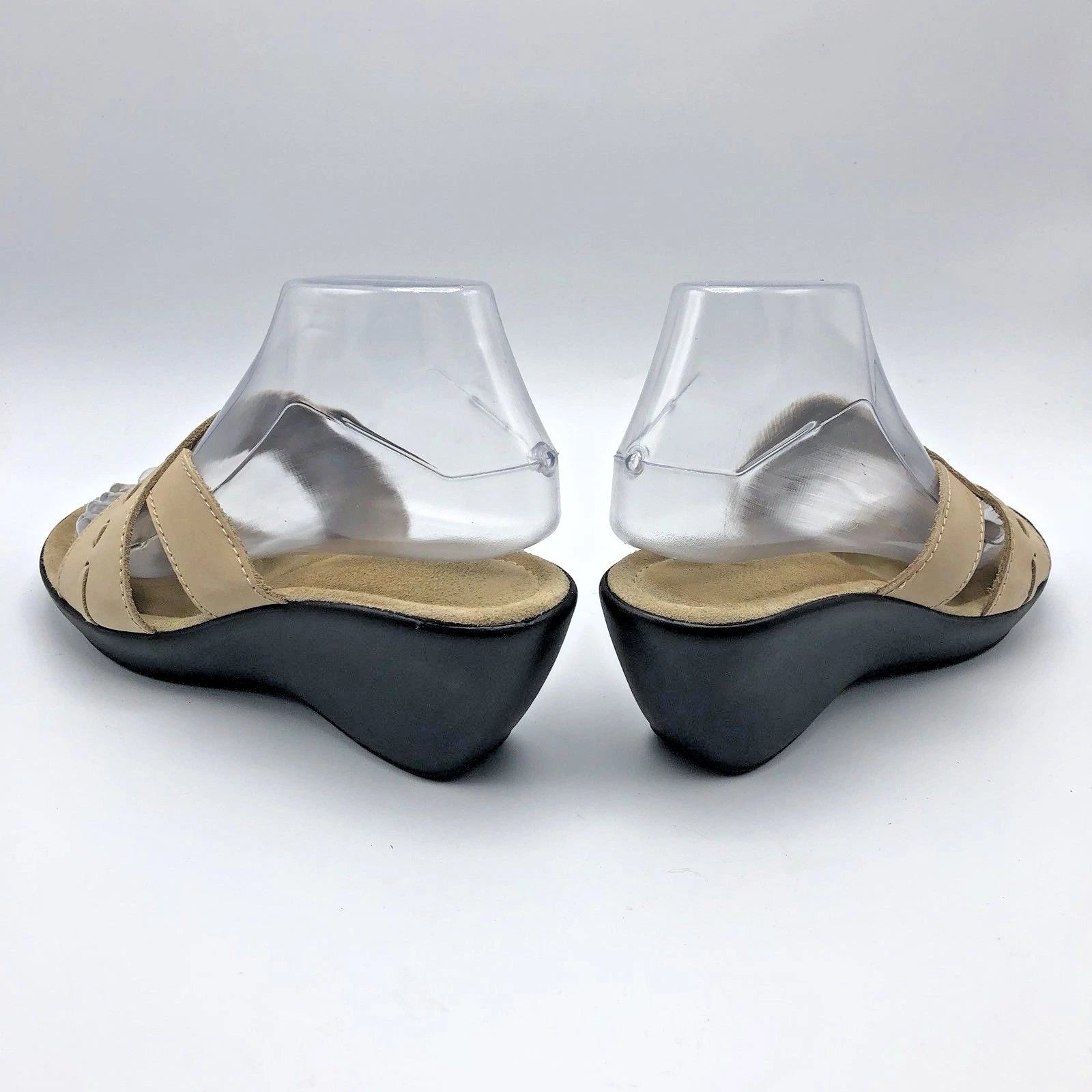 Jessica Style and Comfort Women Beige Suede Slide Sandal Shoe Size 8B Pre Owned