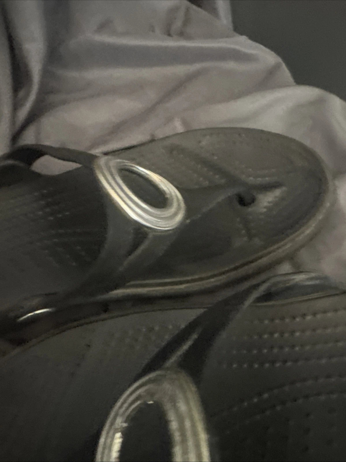 Crocs Sanrah Sandals Women Sz 8 Black Slip Thong Style Faux Metal Ring See Pics