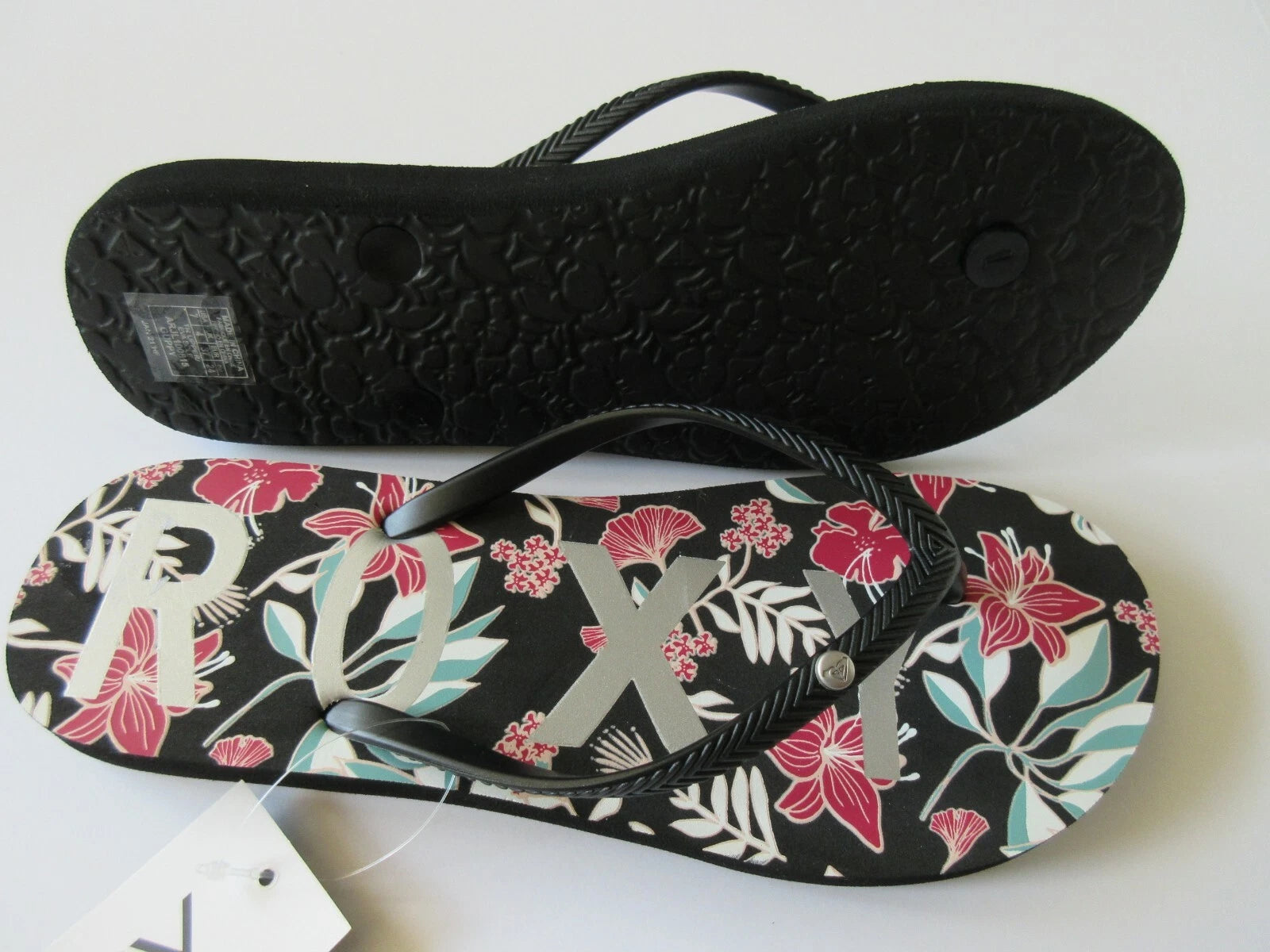 Roxy Women's Flip Flop Sandal Guppy Style Black Floral With Silver Lettering New