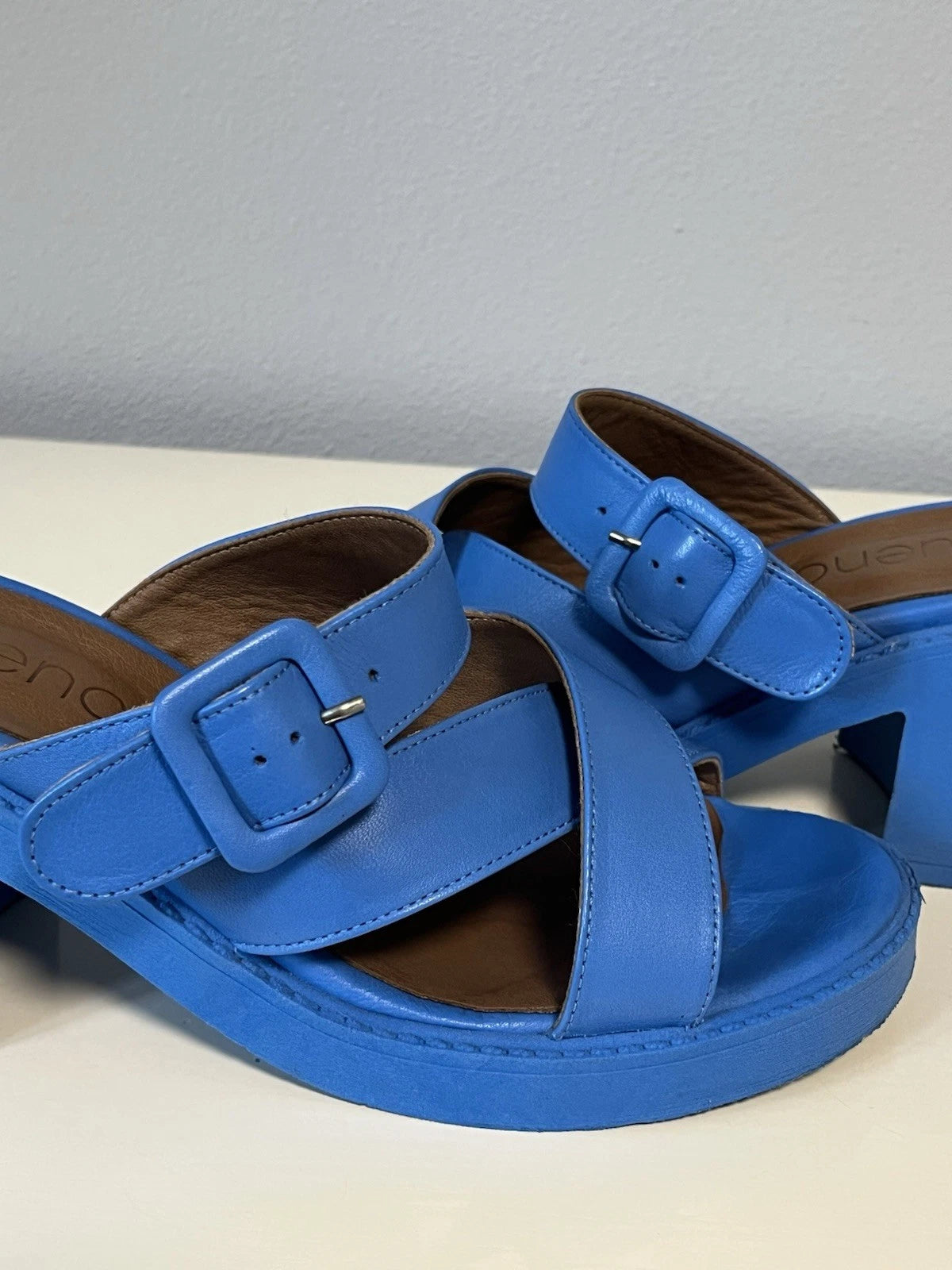 Bueno Leather Heeled Slide Sandals Milan style color blue EU40 US9.5 est 70s mod