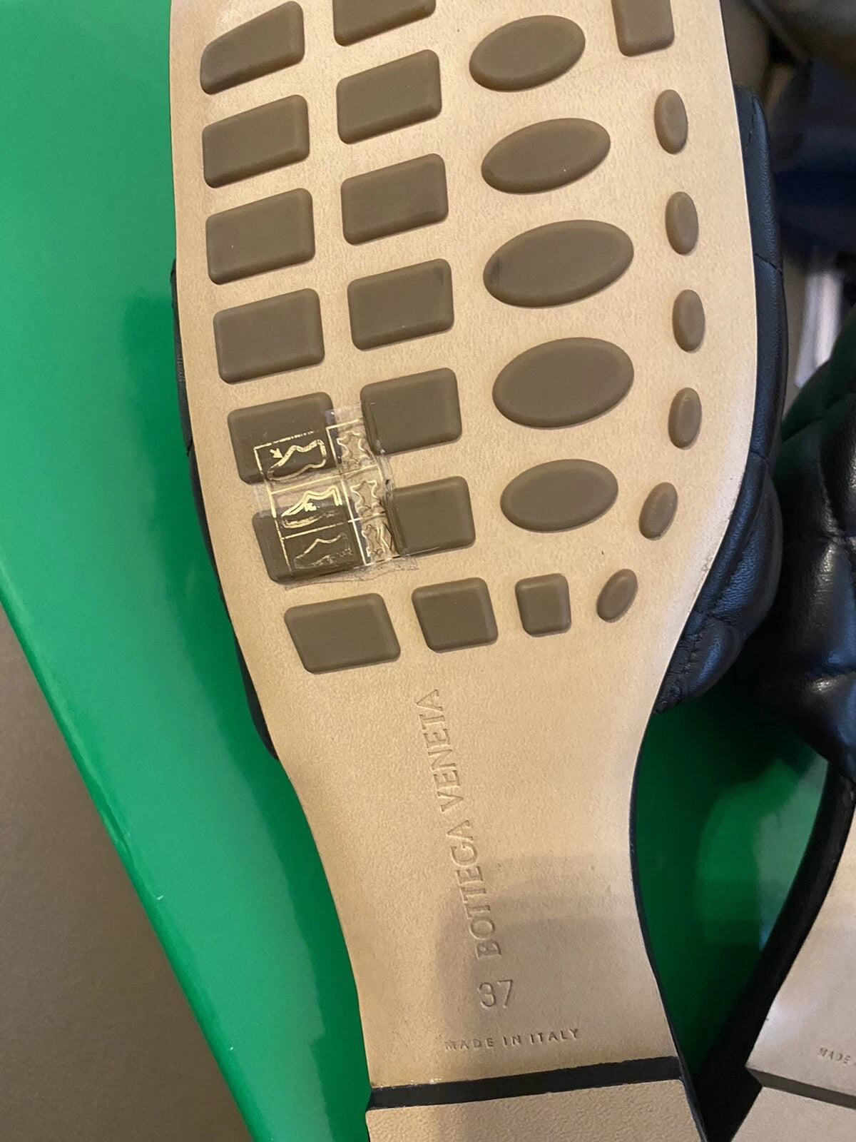 BOTTEGA VENETA Quilted Padded Flat Sandals In Black Leather 37.