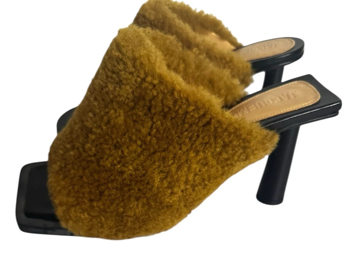 Jacquemus Les Mules Carre Rond Khaki Lambswool Shearling Heel Sandal Designer 39