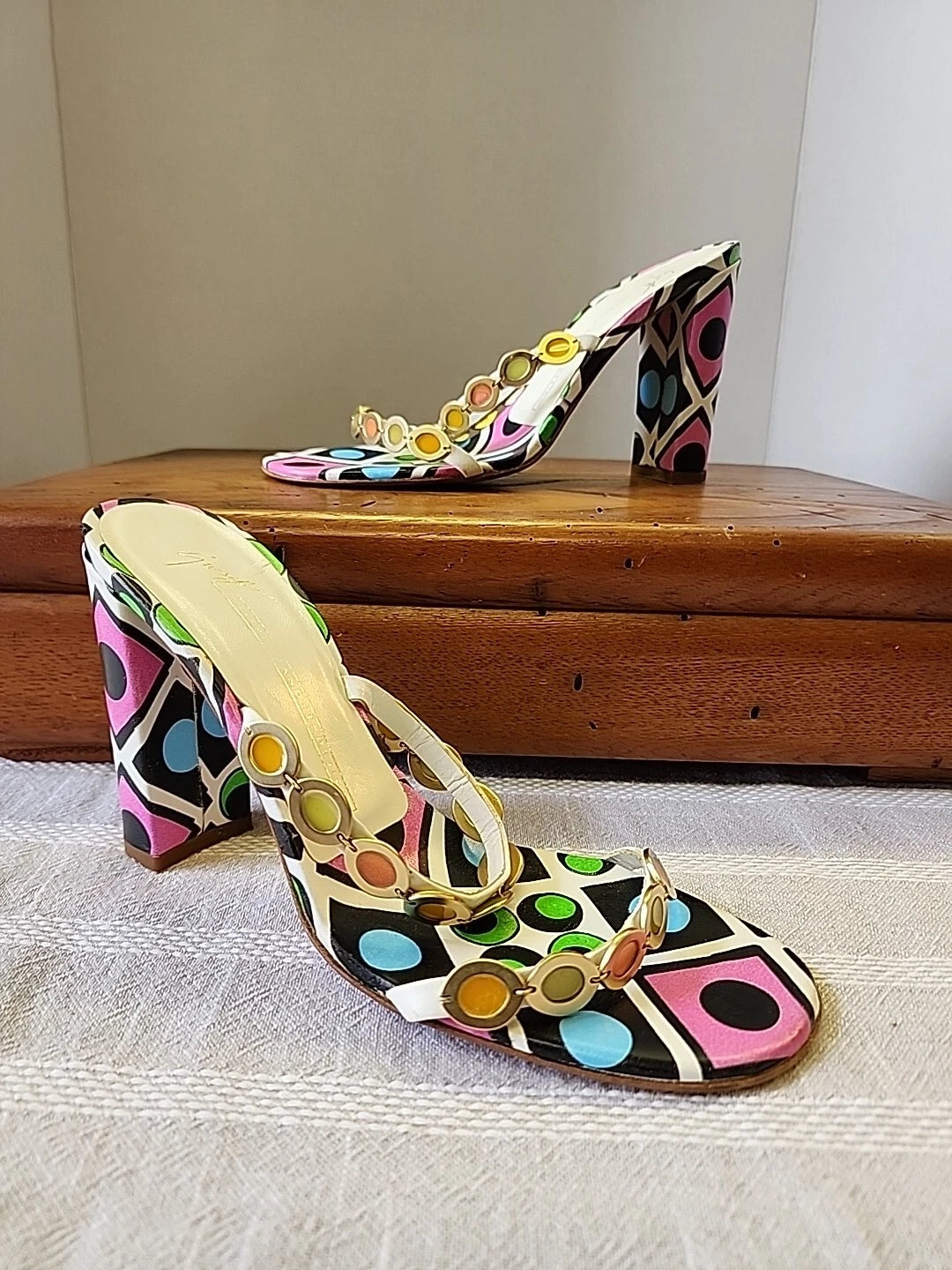 giuseppe zanotti For Vicini NEW SZ 8 Handpainted Embellished Sandals