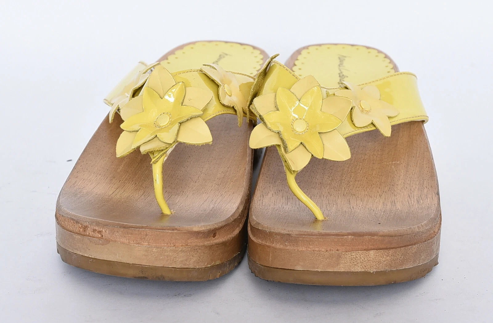 Hanna Andersson Womens Sz 39 Leather Yellow Flower Attache Wooden Heel Sandals