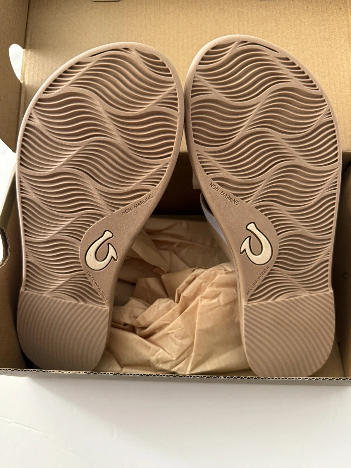 Olukai La’i Taupe Criss Cross Tortiose Shell Buckle Comfort Slide Sandals Size 6