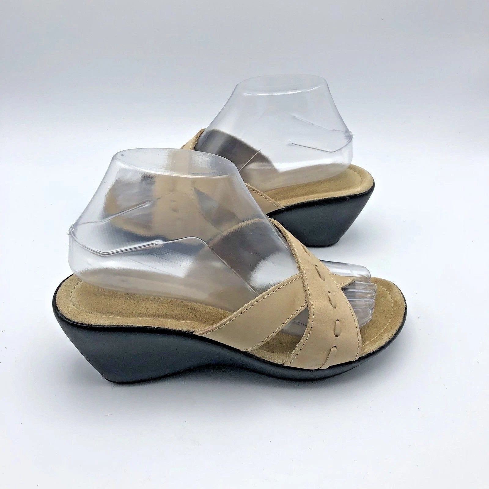 Jessica Style and Comfort Women Beige Suede Slide Sandal Shoe Size 8B Pre Owned