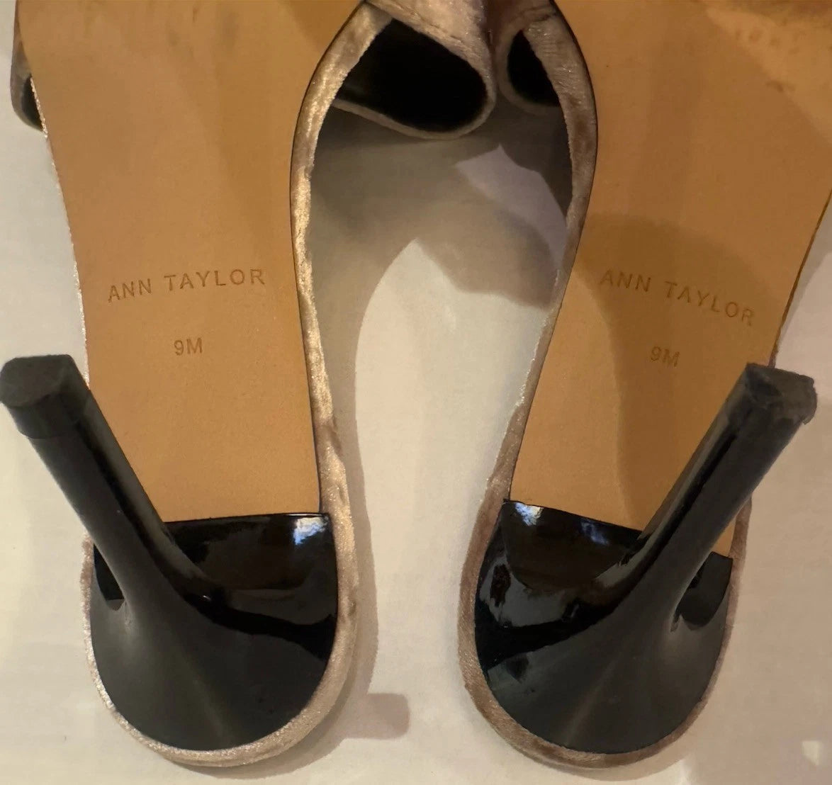 Ann Taylor Women’s Velvet Mule Sandals 3” Stilettos Bronze Size 9, Spring Sexy