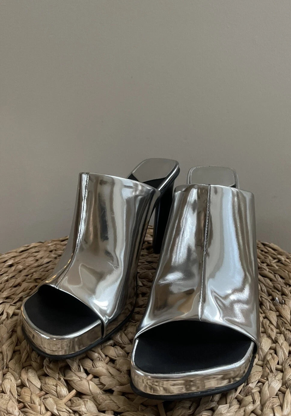Stella Mccartney Ladies Silver Metallic Elsa Mirror Slide Sandals Mules, 39, 9