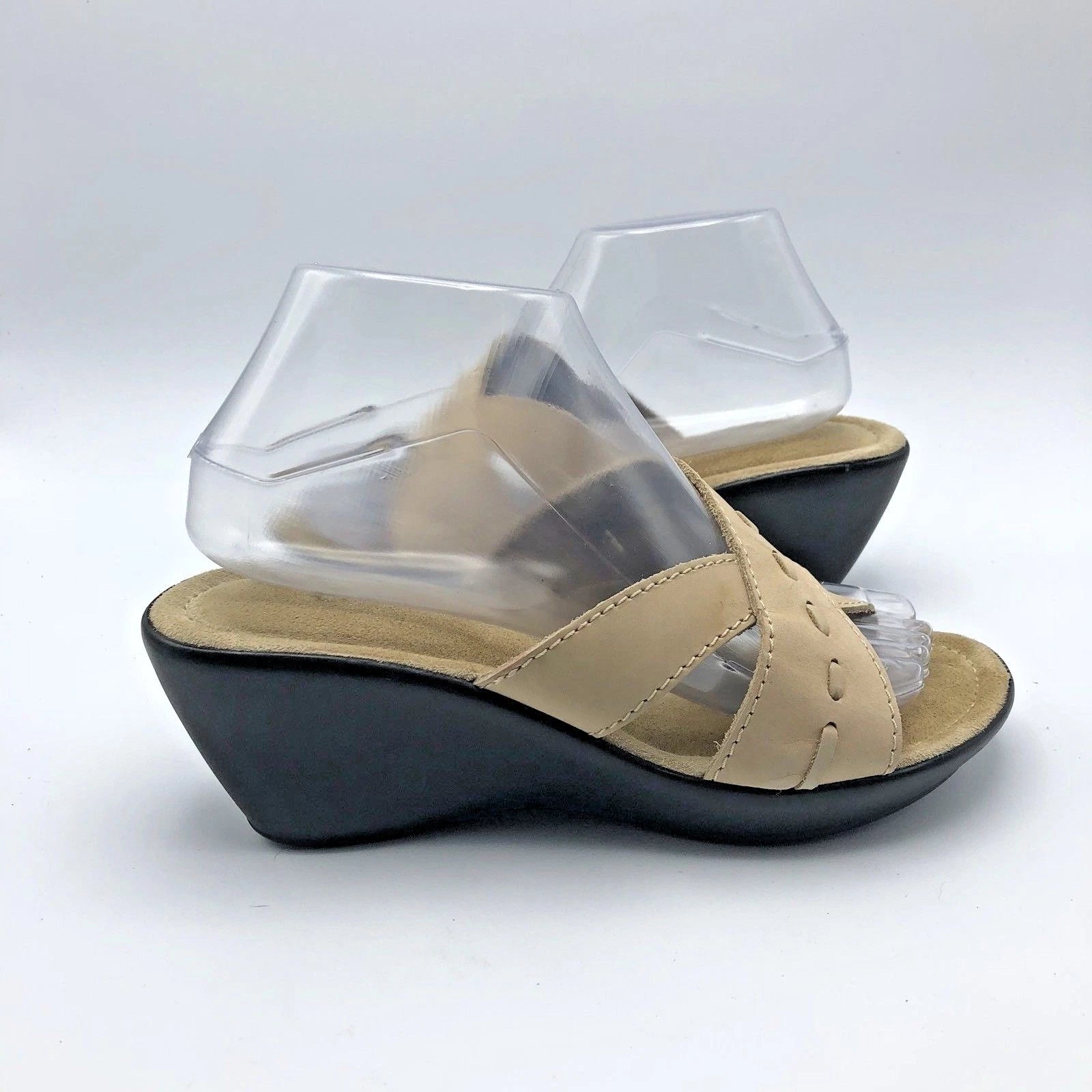 Jessica Style and Comfort Women Beige Suede Slide Sandal Shoe Size 8B Pre Owned