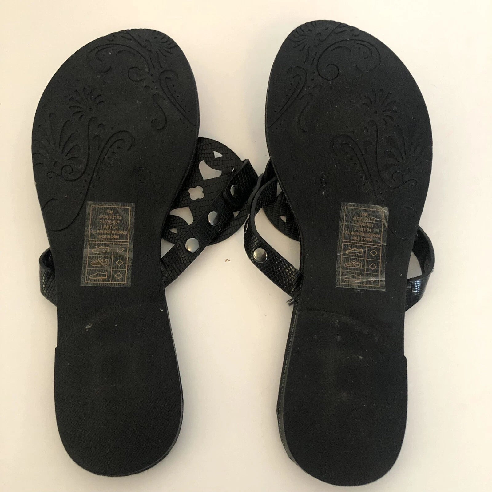 Pierre Dumas Limit Flat Slip On Thong Sandals Flip Flops 6 M Black Vegan Leather