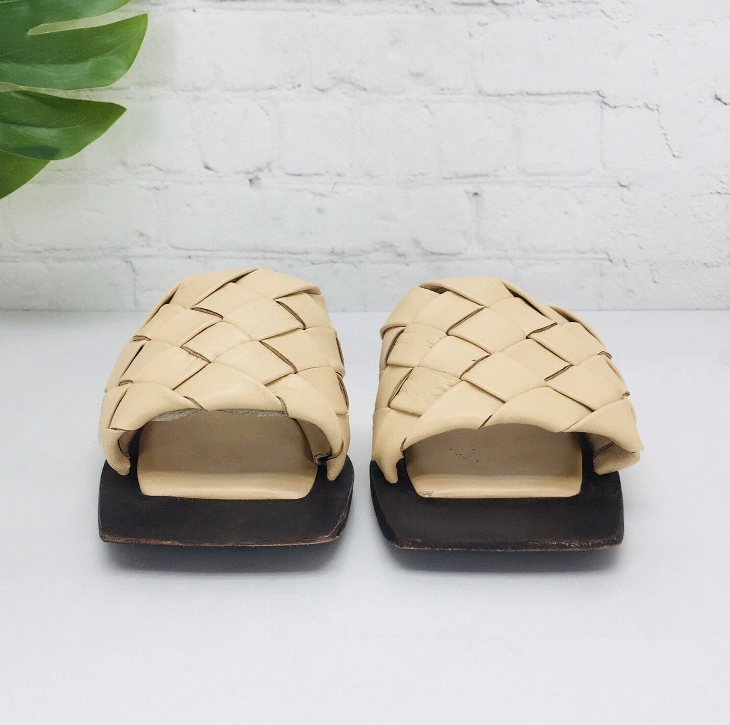 Jeffrey Campbell Womens Sandal Size 9/40 Costello Tan Woven Leather Slide