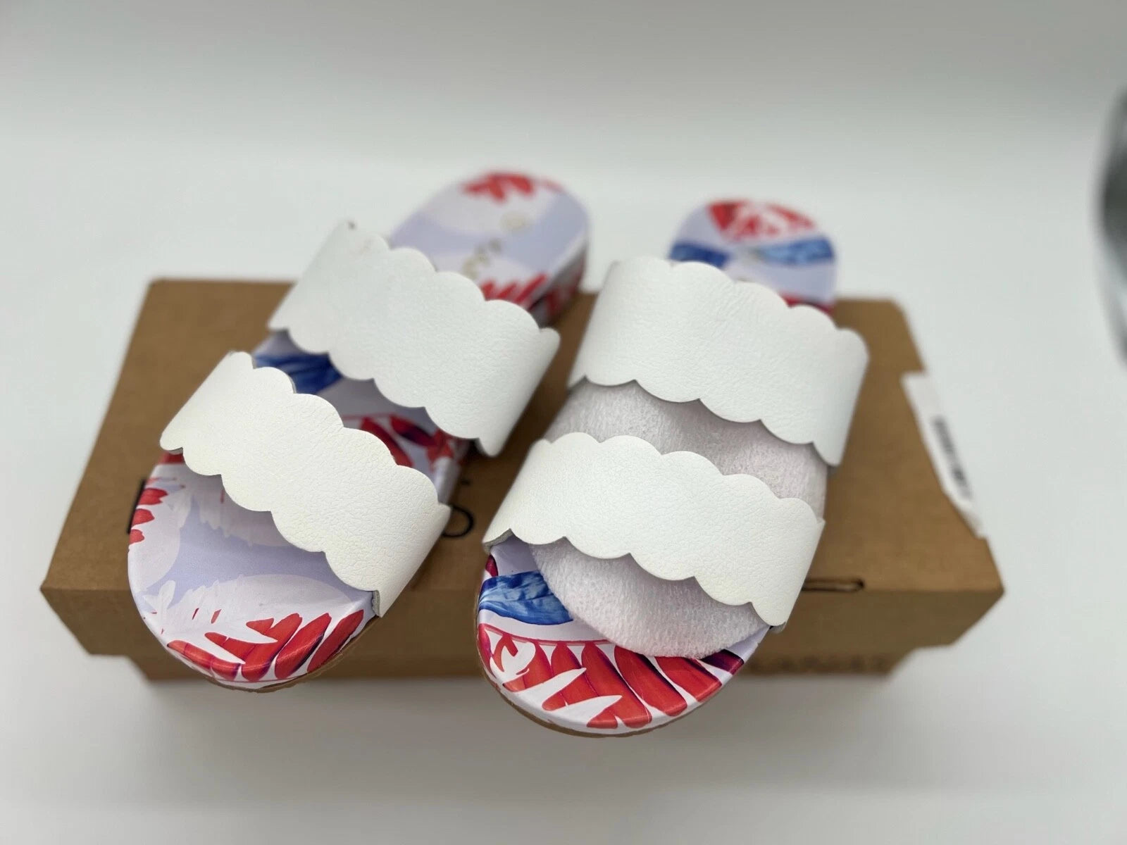 KAANAS Women's Pattaya Scalloped Pool Slide Fashion Sandal, white, 5 M US