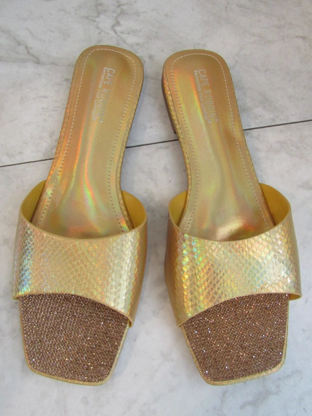 NIB Cape Robbin Seya Gold Shimmer Wide Strap Slides Sandal Shoes Women's Size 11