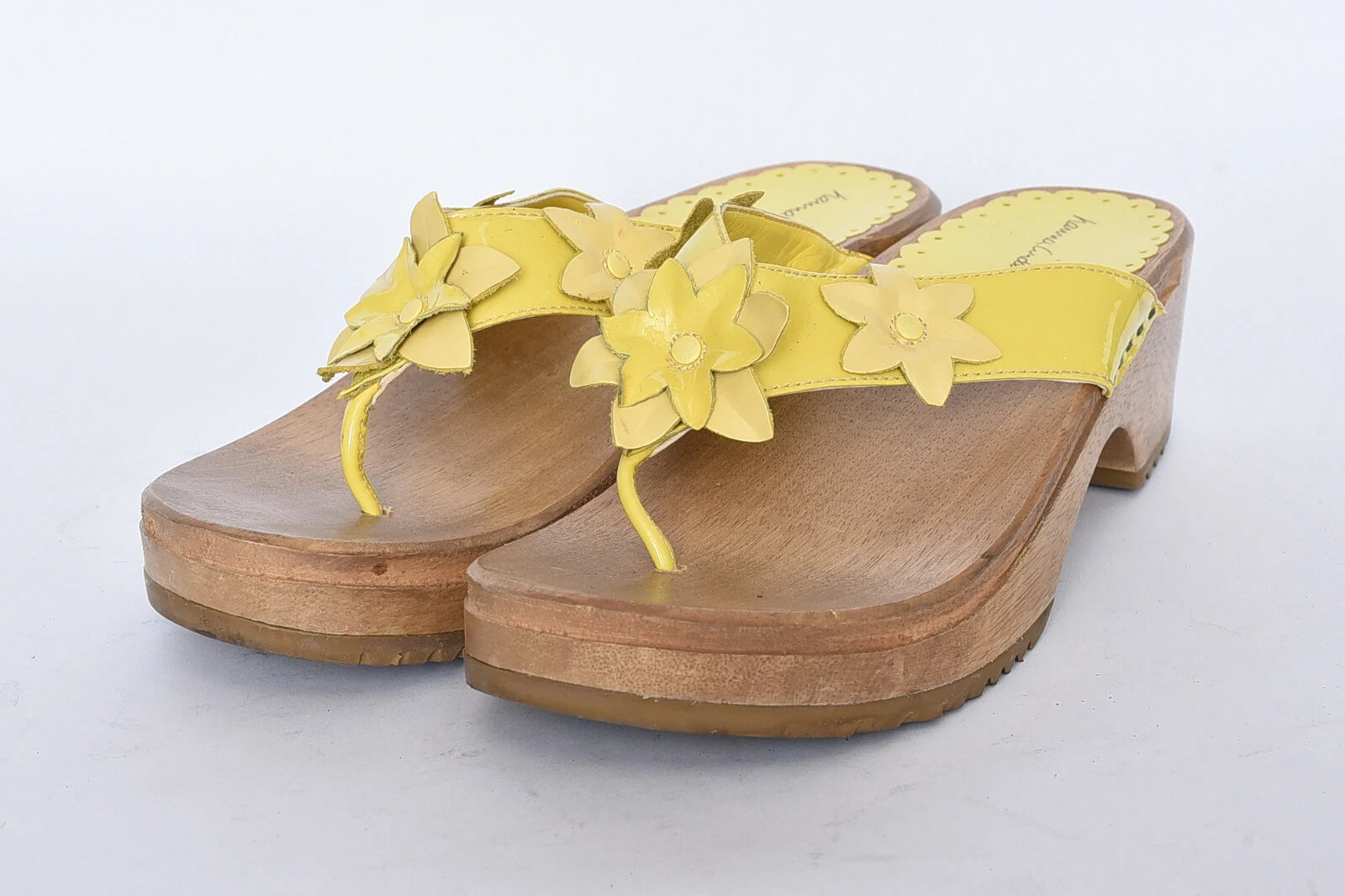 Hanna Andersson Womens Sz 39 Leather Yellow Flower Attache Wooden Heel Sandals