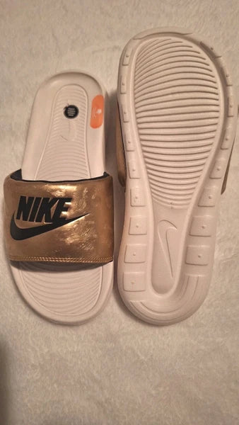 NIKE Logo Victory One Women's Slides Soft Comfort Sandals Metalic Gold Size 8