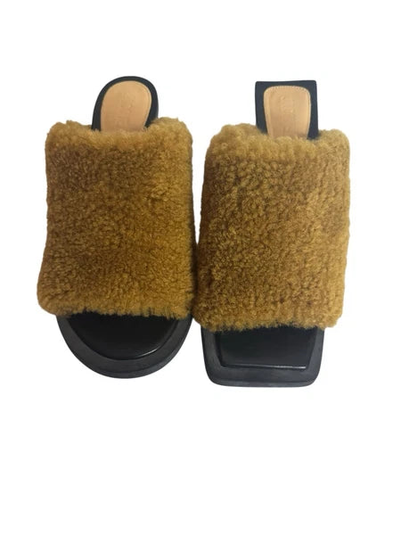 Jacquemus Les Mules Carre Rond Khaki Lambswool Shearling Heel Sandal Designer 39