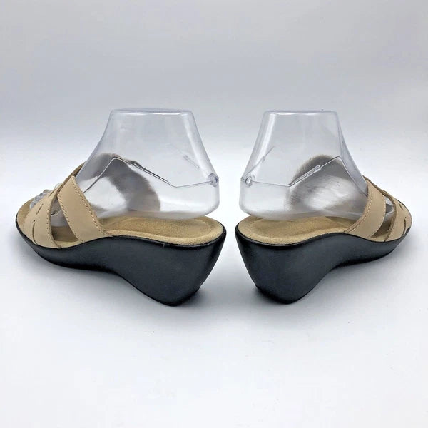 Jessica Style and Comfort Women Beige Suede Slide Sandal Shoe Size 8B Pre Owned