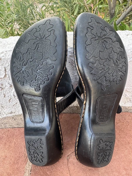 Born Handcrafted Black Leather Comfort Thong Sandals Adjustable Strap sz 8, 39