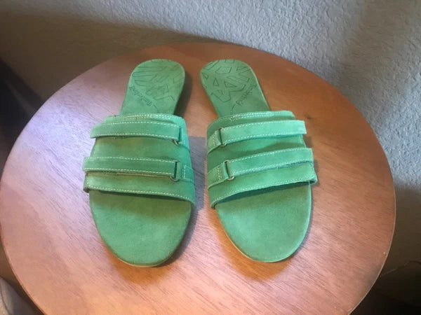 Rare New W/out Box Timberland Slide Sandals Womens Sz 9 Green Suede Adjustable