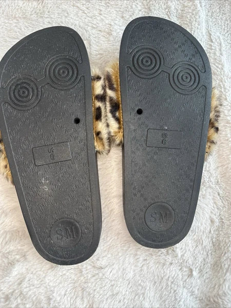 Steve Madden Leopard Faux Fur Slides Rubber Slip On Women’s Size 6 Small Plushy
