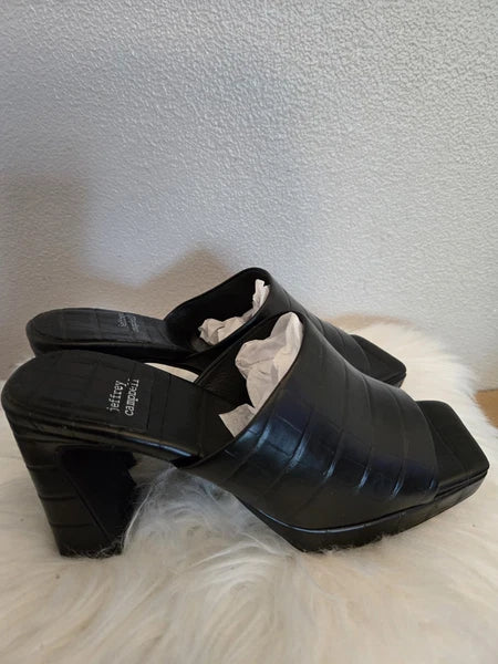 Jeffrey Campbell Women’s Sz 7 Black Leather Caviar Platform Slide  Ret $139.95