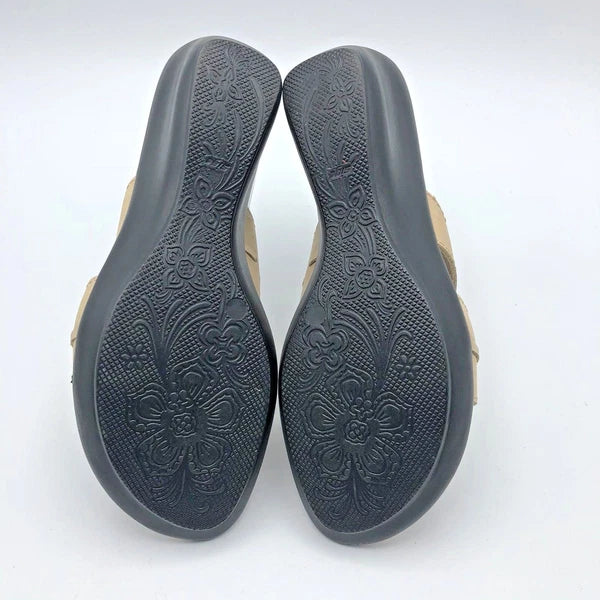 Jessica Style and Comfort Women Beige Suede Slide Sandal Shoe Size 8B Pre Owned