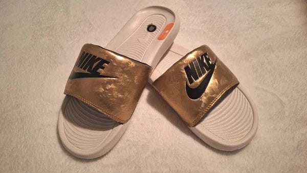 NIKE Logo Victory One Women's Slides Soft Comfort Sandals Metalic Gold Size 8