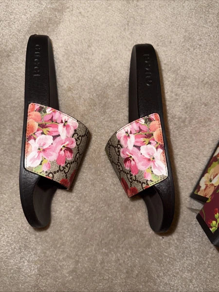 Gucci GG Bloom Supreme Floral Slides Sandals Womens EU 34 US 4- Authentic