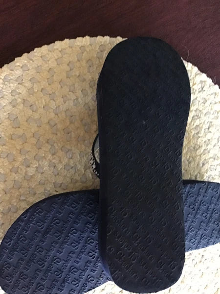 Skechers Yoga Foam Women’s Flip flop Sandels Size 9 Navy…Silver Rhinestones