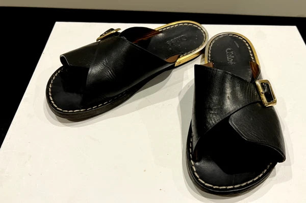 CHLOE Black Leather, 1 Buckle Slides, Sandals, Flats with Gold-tone Trim 36EU/5
