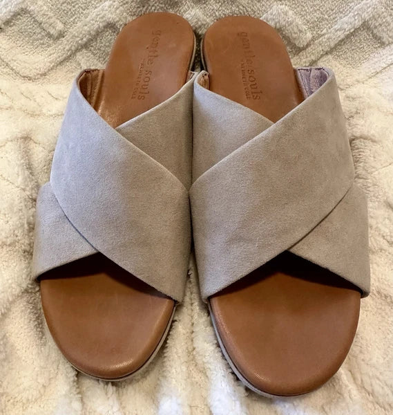 Gentle Souls Mikenzie Suede Platform Sandals Cream Sz 11 Criss Cross Straps EUC