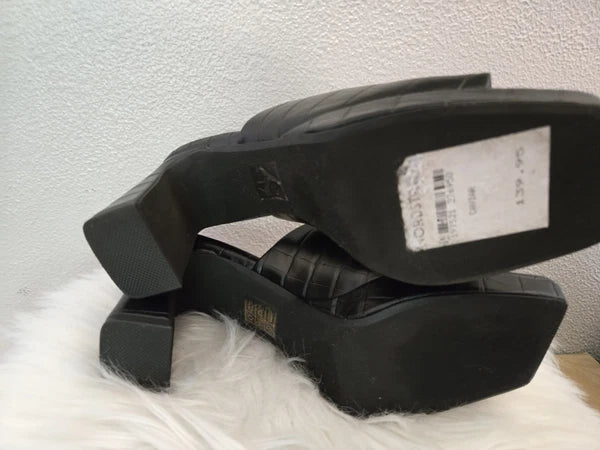 Jeffrey Campbell Women’s Sz 7 Black Leather Caviar Platform Slide  Ret $139.95