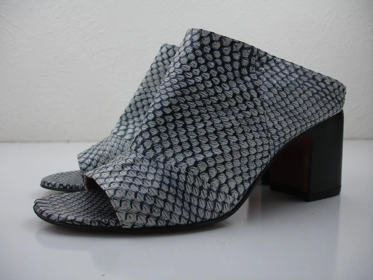 Women's sz 8 M Aquatalia Ellen Leather Open-Toe Mule Snakeskin Shoes Heels Slide