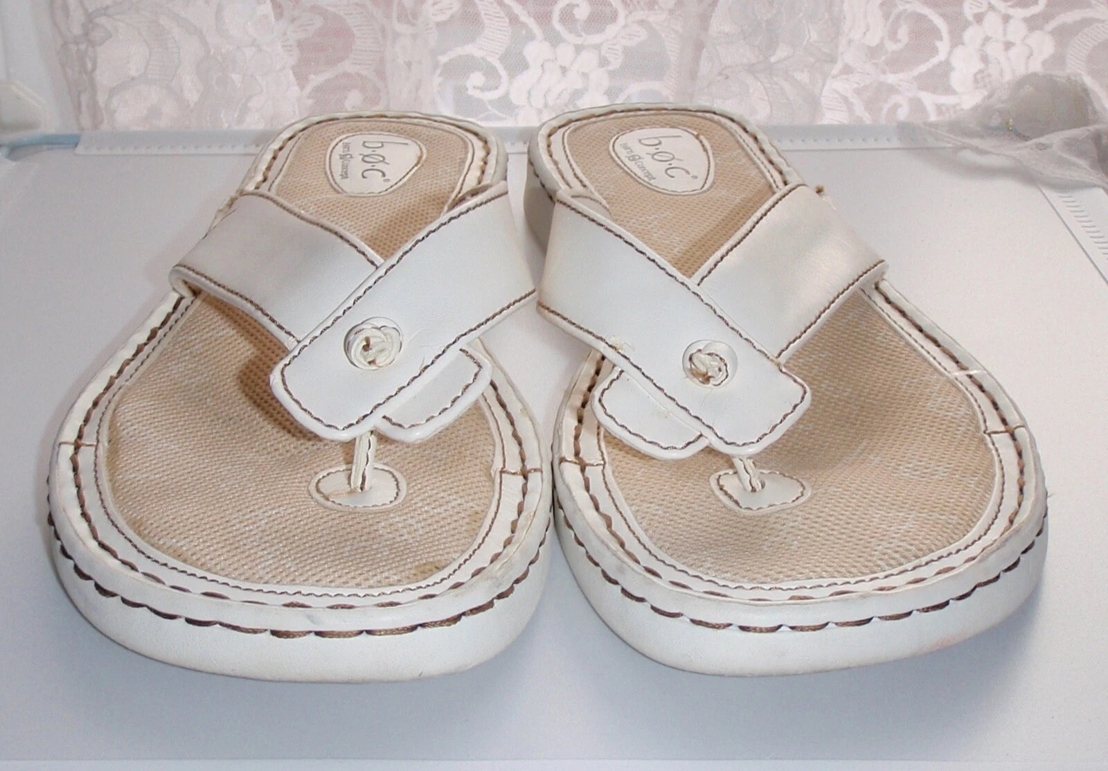 Women Sandels Worn White Size 10 Gently Broken In Used Flip Flop Style Cushioned